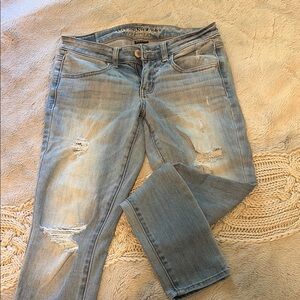 American Eagle Outfitters Distressed Light Wash Women's Jeans